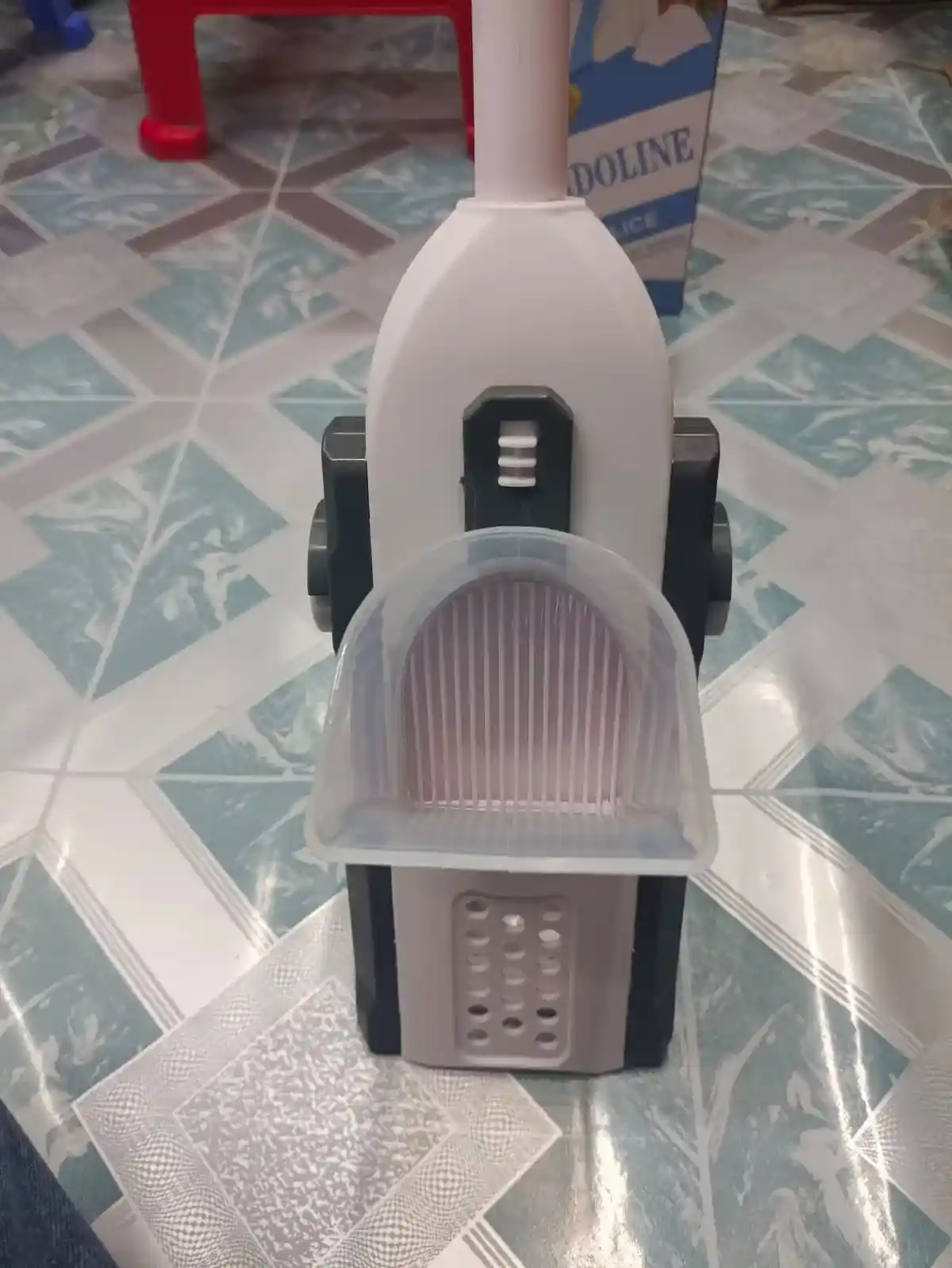 Mandoline vegetable cutter and slicer